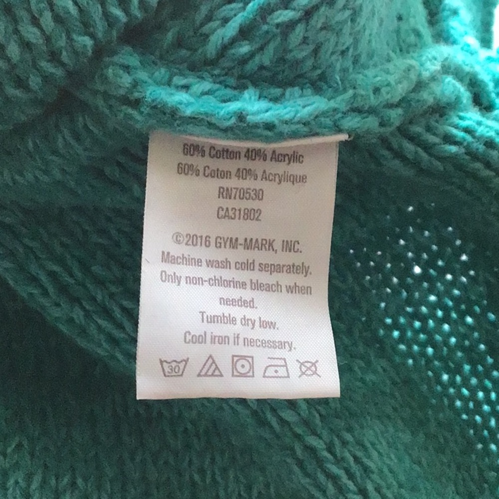 Poncho - Picture 3 of 3